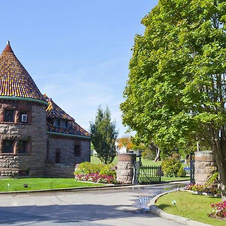 Oceancliff I & II Hotel Newport Bagian luar foto