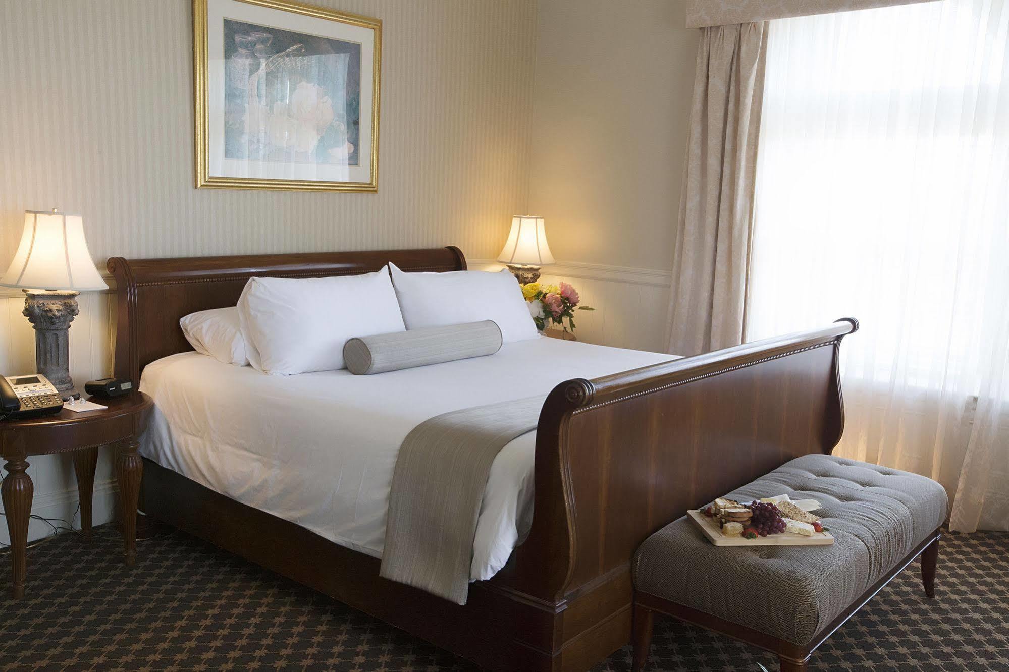 Oceancliff I & II Hotel Newport Bagian luar foto